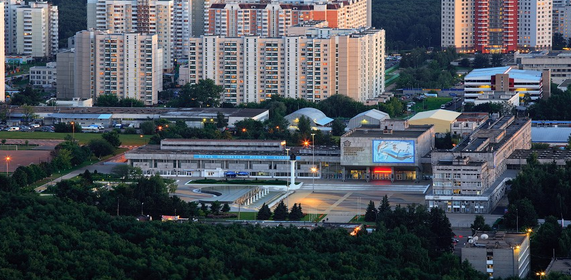 俄罗斯人民友谊大学校园夜景风采