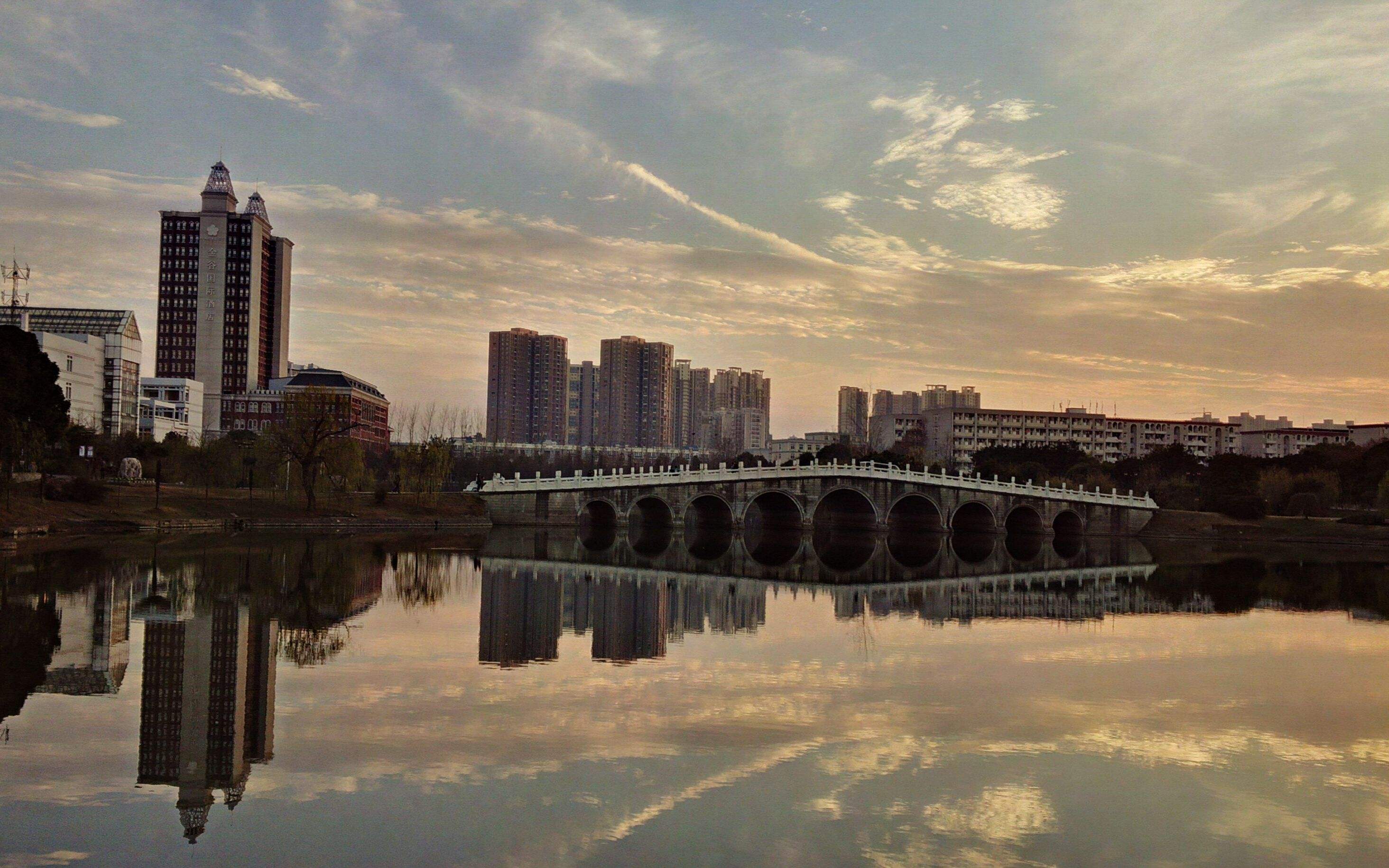 中南财经政法大学晚景