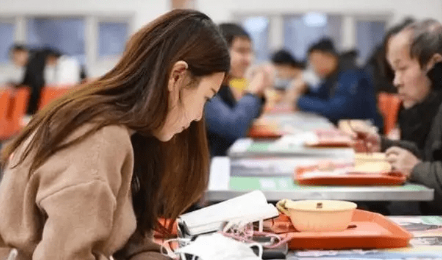 2024中外合作办学硕士好申请吗？