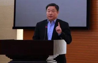 宁高宁的管理水平怎么样？