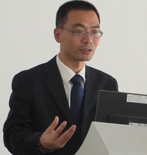 邱健