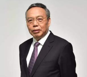经济学家郑新立介绍