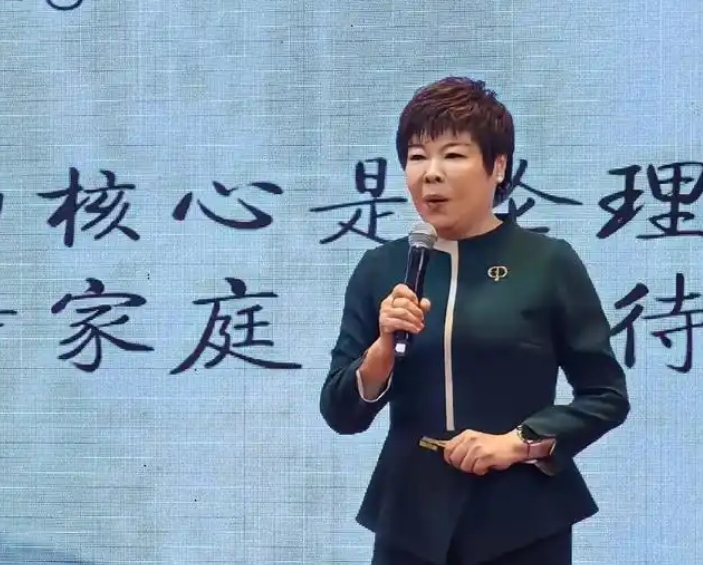 2025 年红颜会丹心学堂学费多少呀？谁主讲？