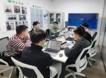 java全栈培训班好吗？