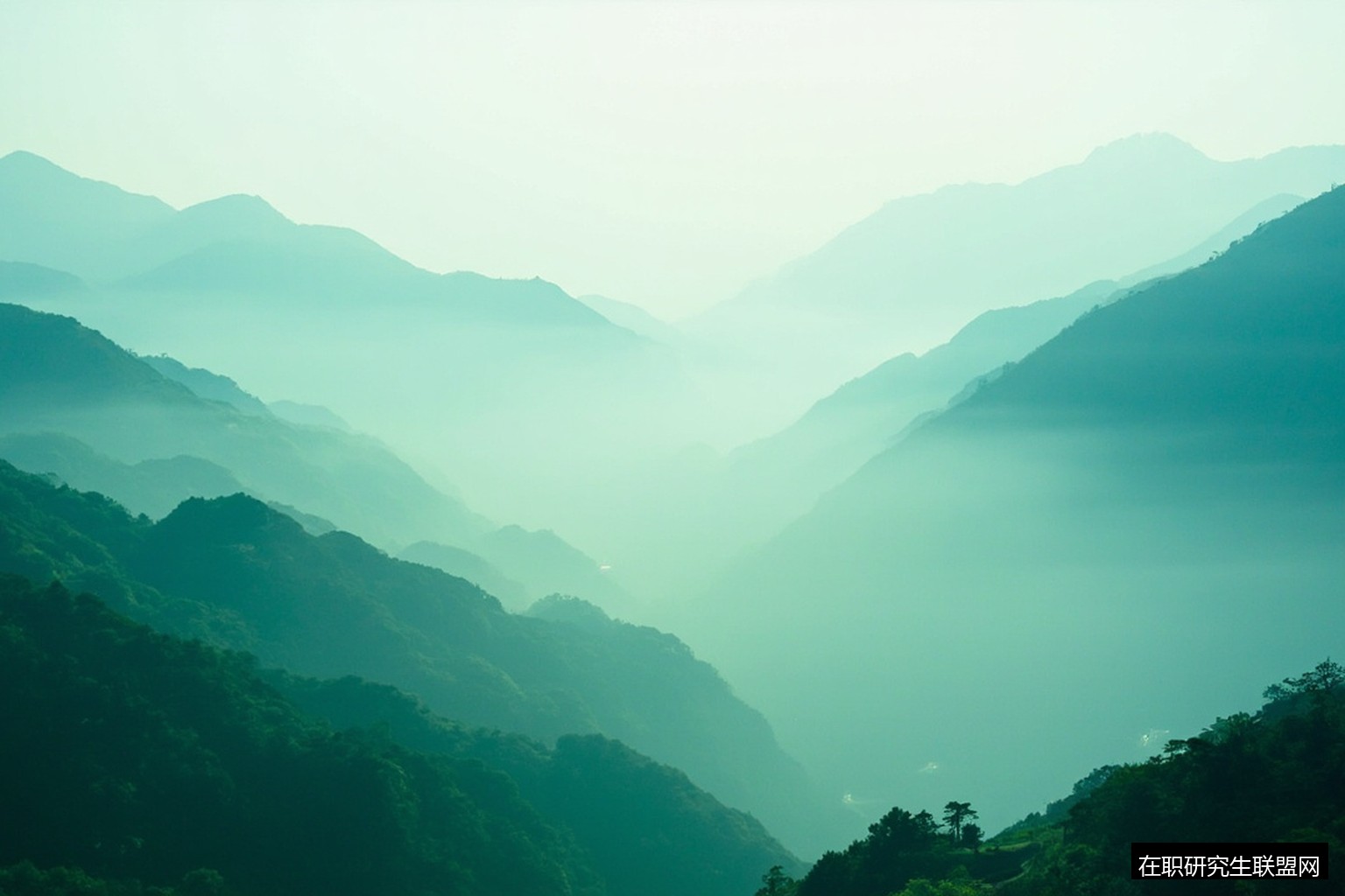 龙虎山晨曦山水步道