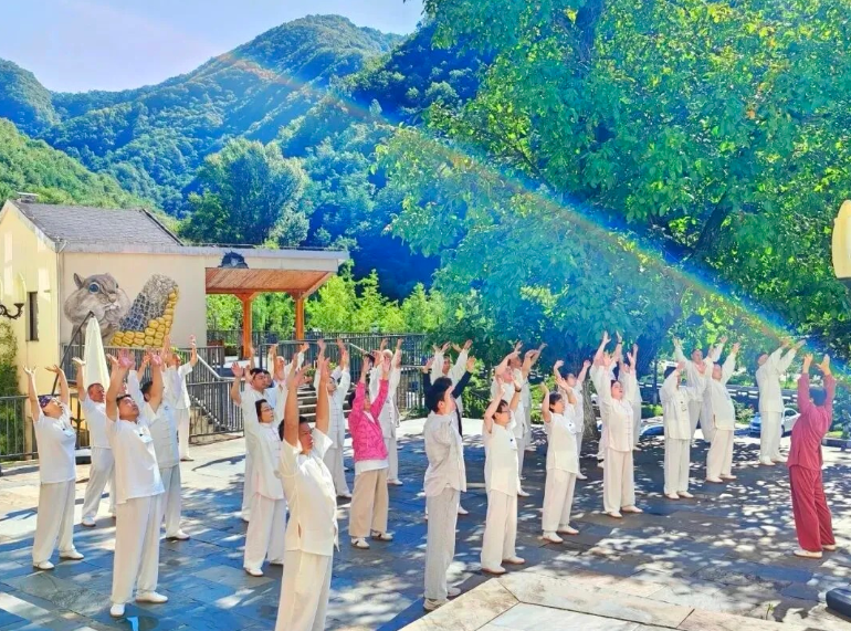 站桩打坐培训意义何在?——企业家身心双修之道 站桩打坐培训意义何在?——企业家身心双修之道