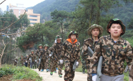 “少年特种兵”军事冬令营（北京战区）来源课程海报