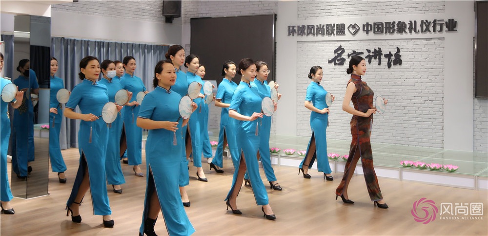 旗袍仪态师资认证班来源课程海报